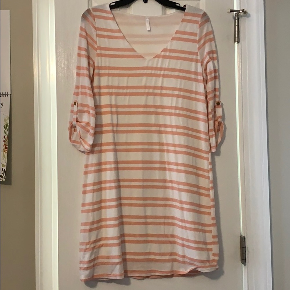 Dress with 3/4 length sleeves